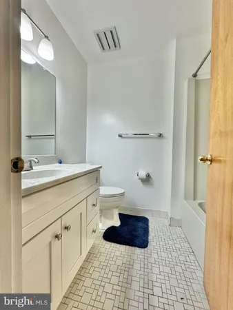 $2,200 | 4016 Society Drive, Claymont, DE 19703