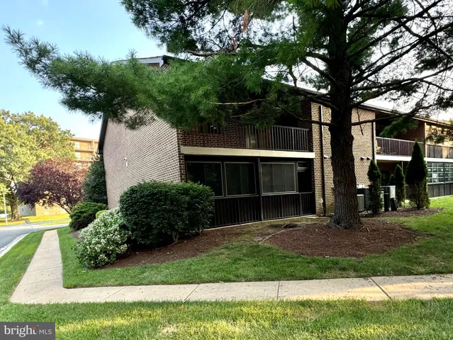 $2,425 | 4016 Society Drive, Claymont, DE 19703