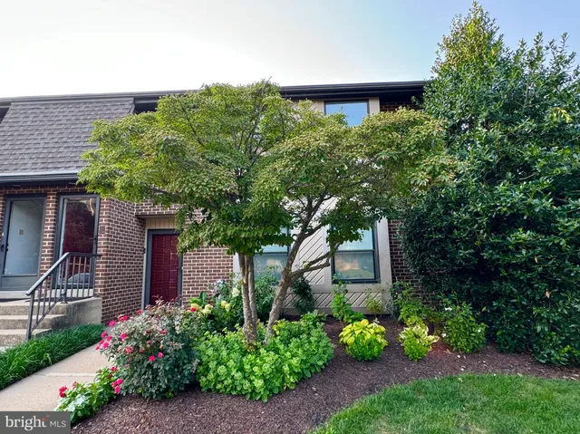 $2,425 | 4016 Society Drive, Claymont, DE 19703