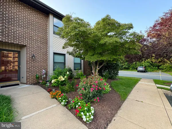 $2,200 | 4016 Society Drive, Claymont, DE 19703