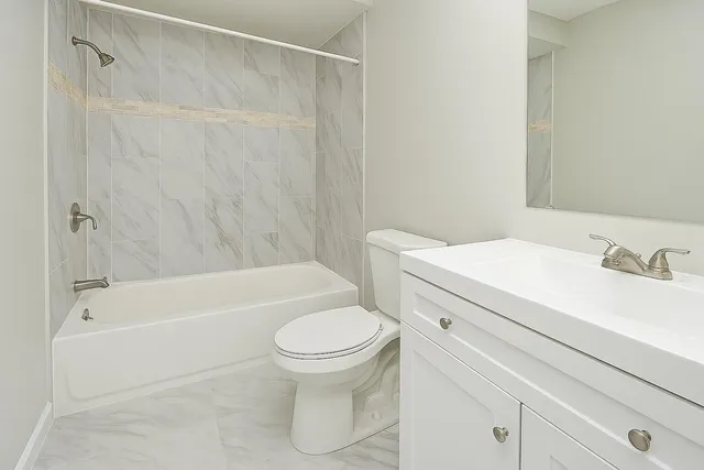 $299,900 | 33941 Jefferson Avenue, St. Clair Shores, MI 48082