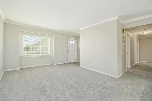 $299,900 | 33941 Jefferson Avenue, St. Clair Shores, MI 48082