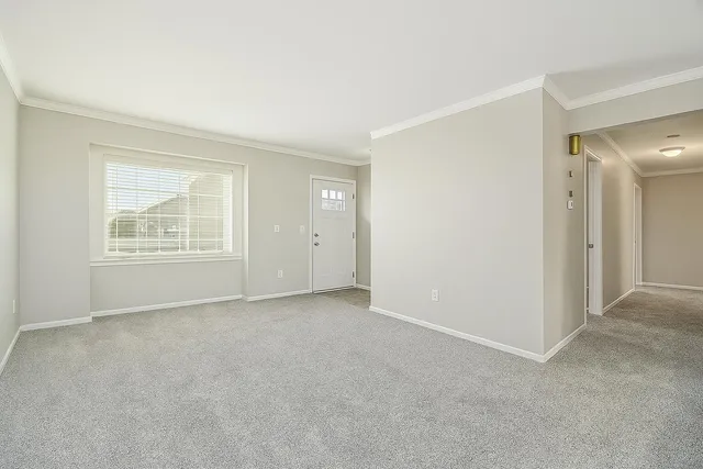 $299,900 | 33941 Jefferson Avenue, St. Clair Shores, MI 48082