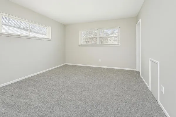 $299,900 | 33941 Jefferson Avenue, St. Clair Shores, MI 48082