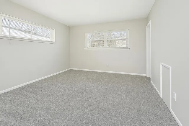 $299,900 | 33941 Jefferson Avenue, St. Clair Shores, MI 48082