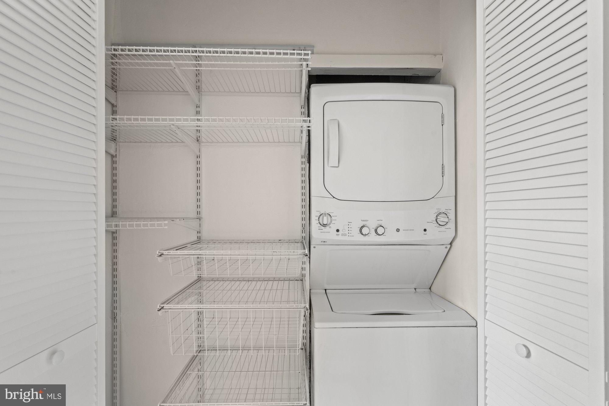 3304 Gunston Road Alexandria, VA 22302 - Photo 18 of 28 a utility room with dryer and washer