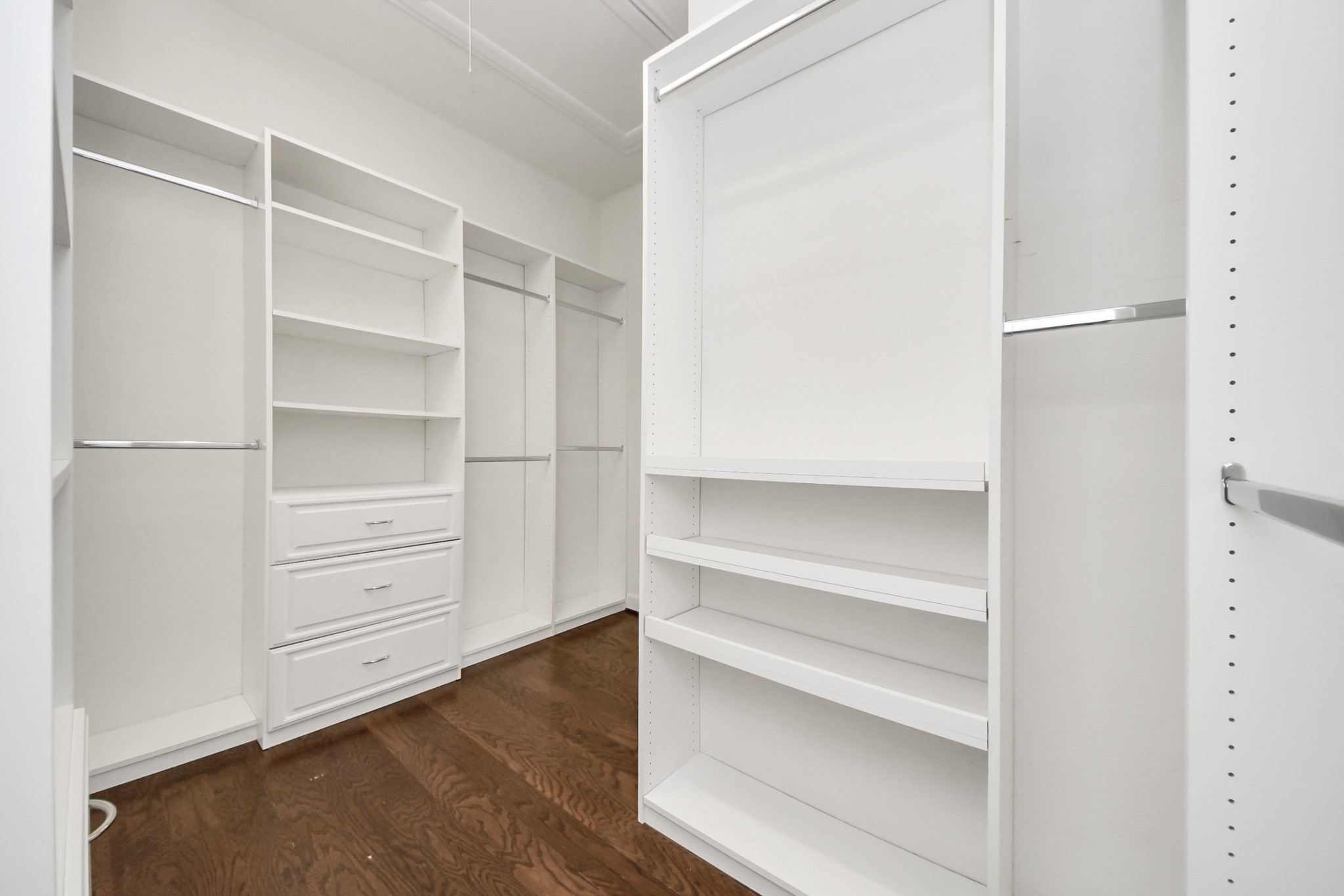 1947 Parnevik Place Conroe, TX 77304 - Photo 32 of 37 Primary Closet