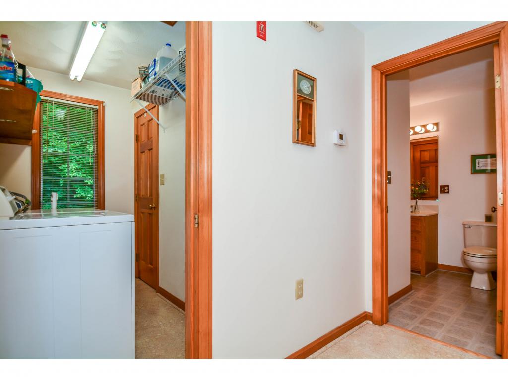 186 Marsh Road Pelham, NH 03076 - Photo 22 of 33