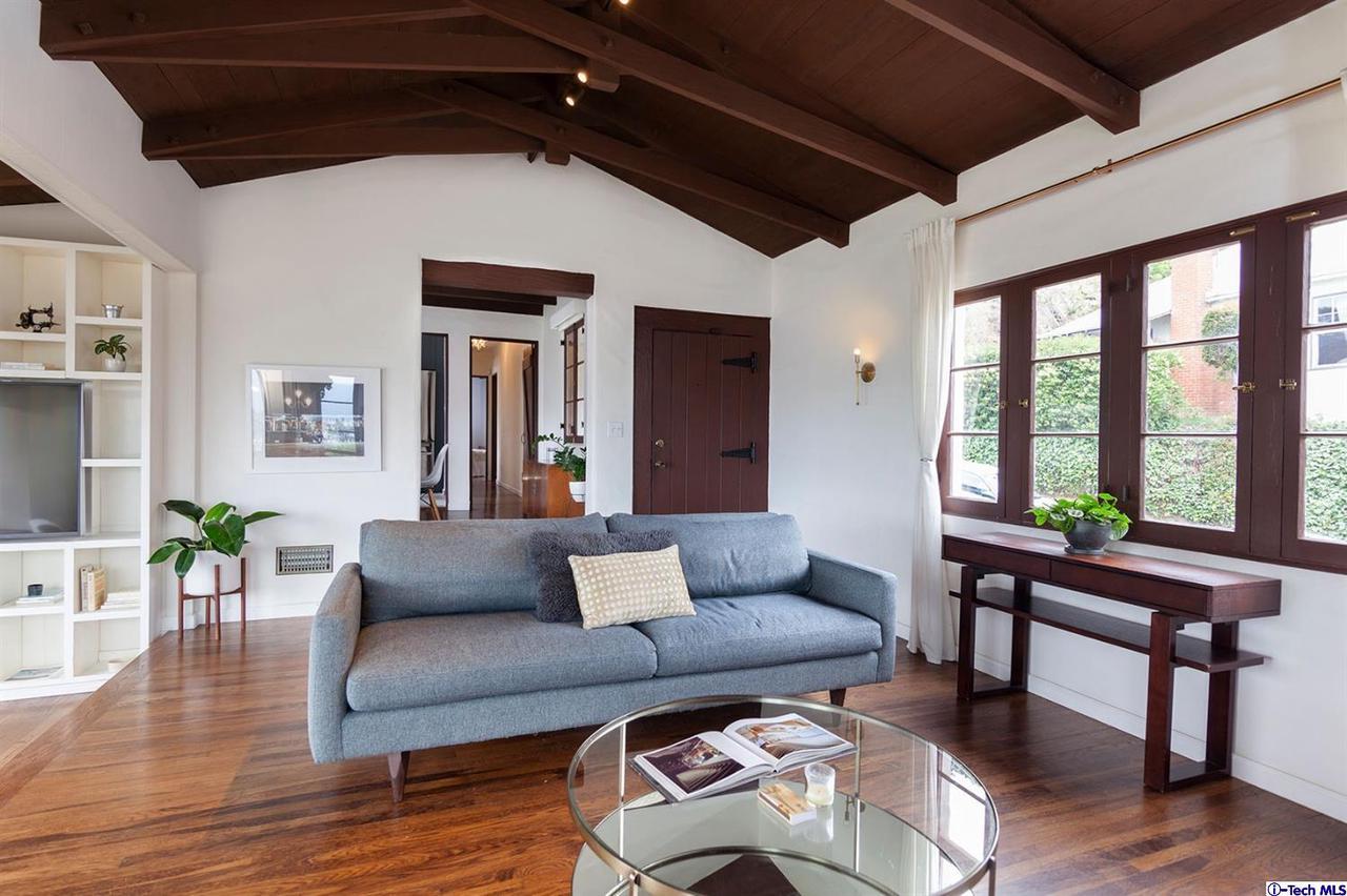 1315 Romulus Drive Glendale, CA 91205 - Photo 11 of 37