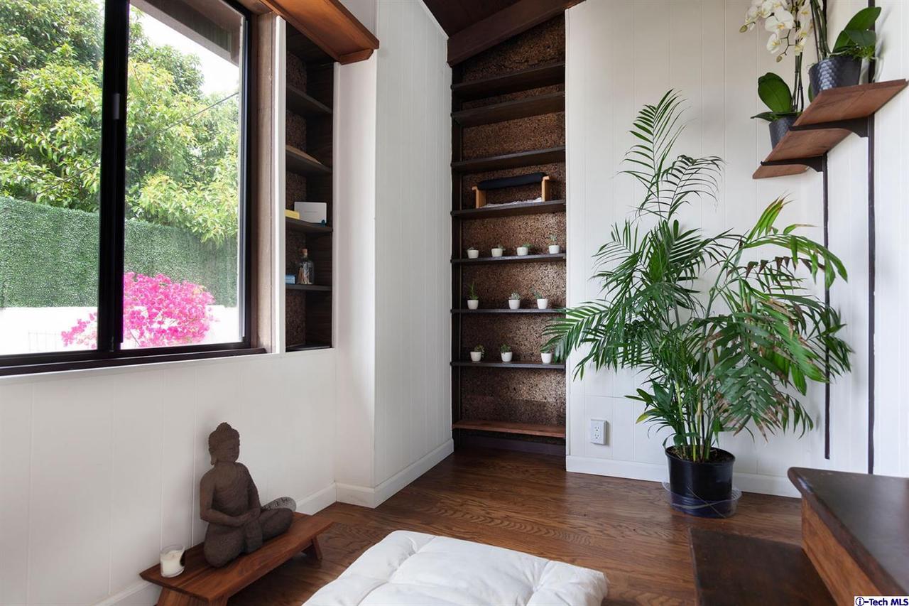 1315 Romulus Drive Glendale, CA 91205 - Photo 15 of 37