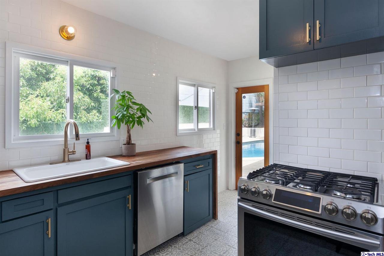 1315 Romulus Drive Glendale, CA 91205 - Photo 18 of 37