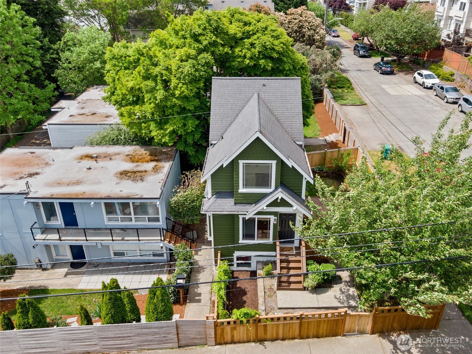 9219 Stone Avenue North Seattle, WA 98103 - Photo 2 of 28