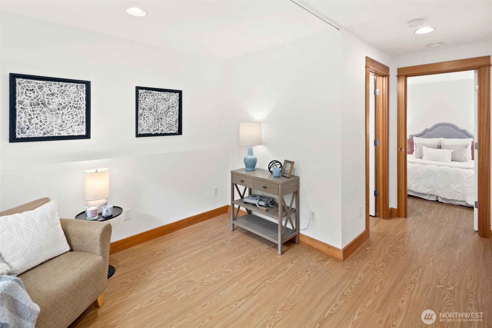 9219 Stone Avenue North Seattle, WA 98103 - Photo 22 of 28