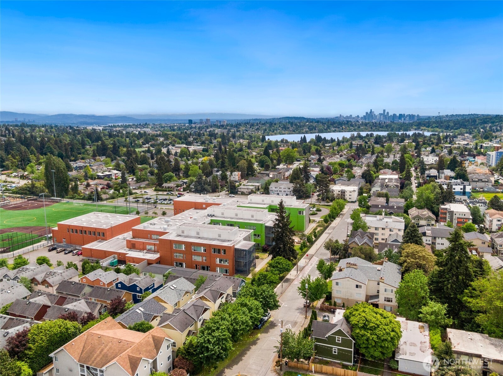9219 Stone Avenue North Seattle, WA 98103 - Photo 28 of 28