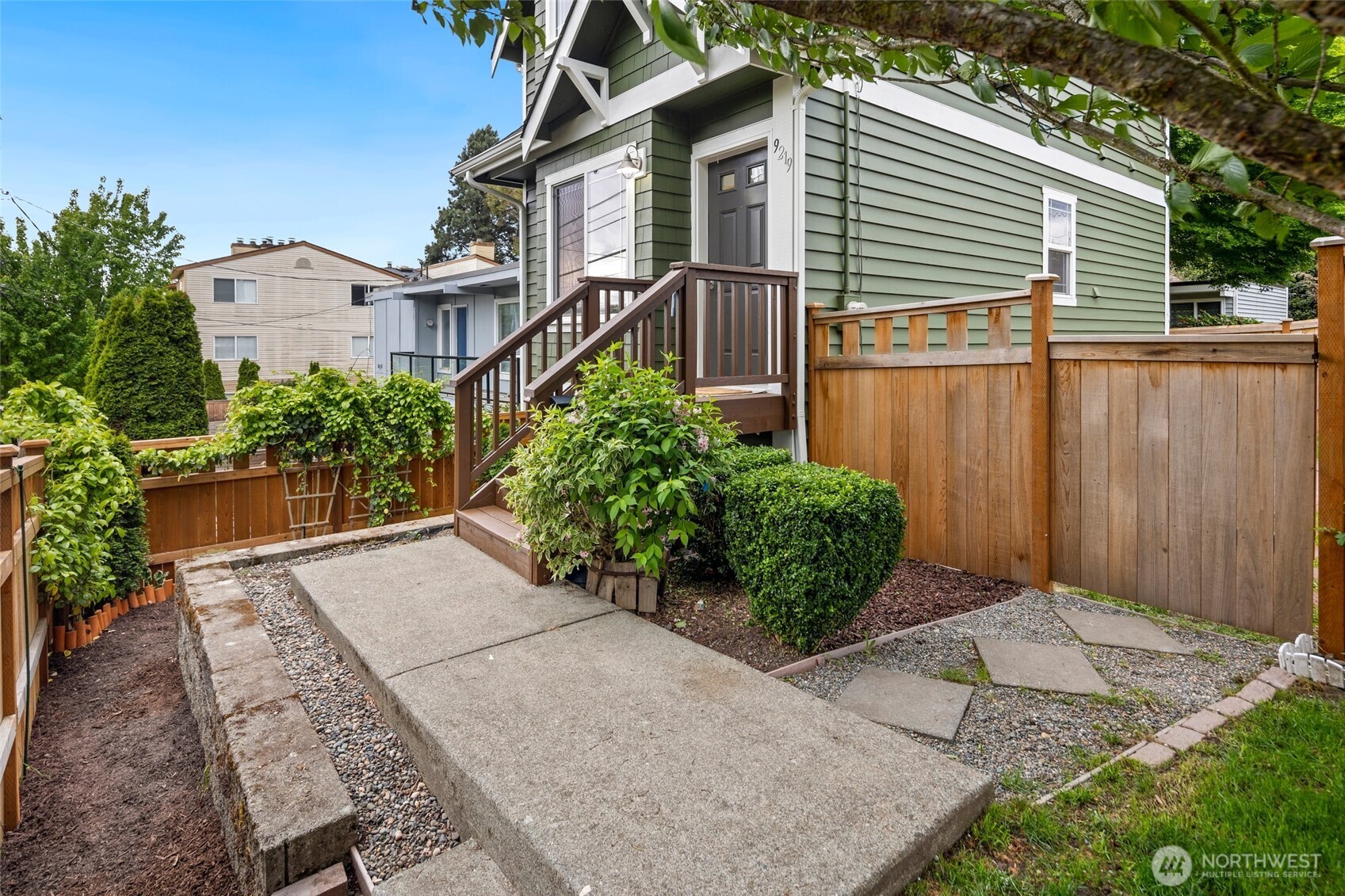 9219 Stone Avenue North Seattle, WA 98103 - Photo 3 of 28