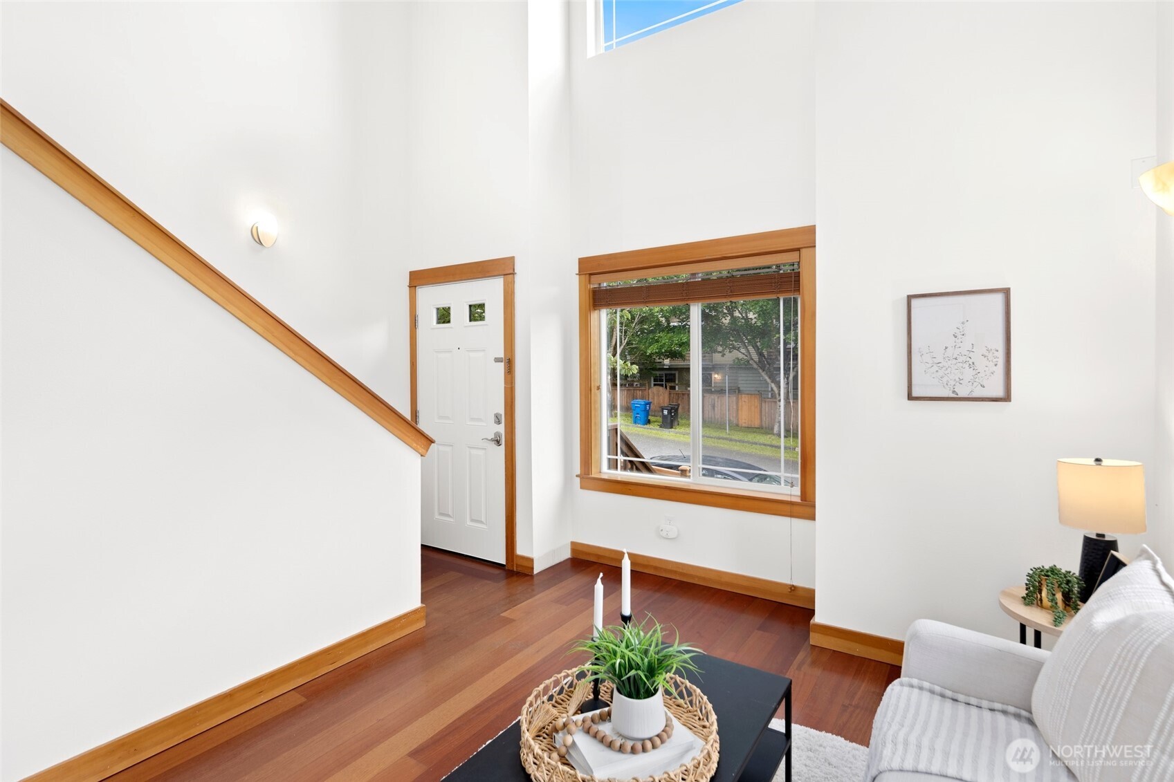 9219 Stone Avenue North Seattle, WA 98103 - Photo 9 of 28