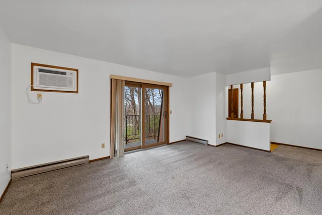 $1,300 | 516 Marshal Court, Unit B, West Bend, WI 53090