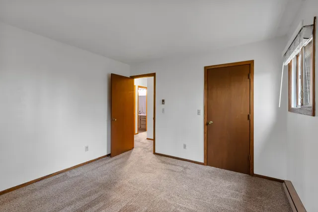 $1,300 | 516 Marshal Court, Unit B, West Bend, WI 53090