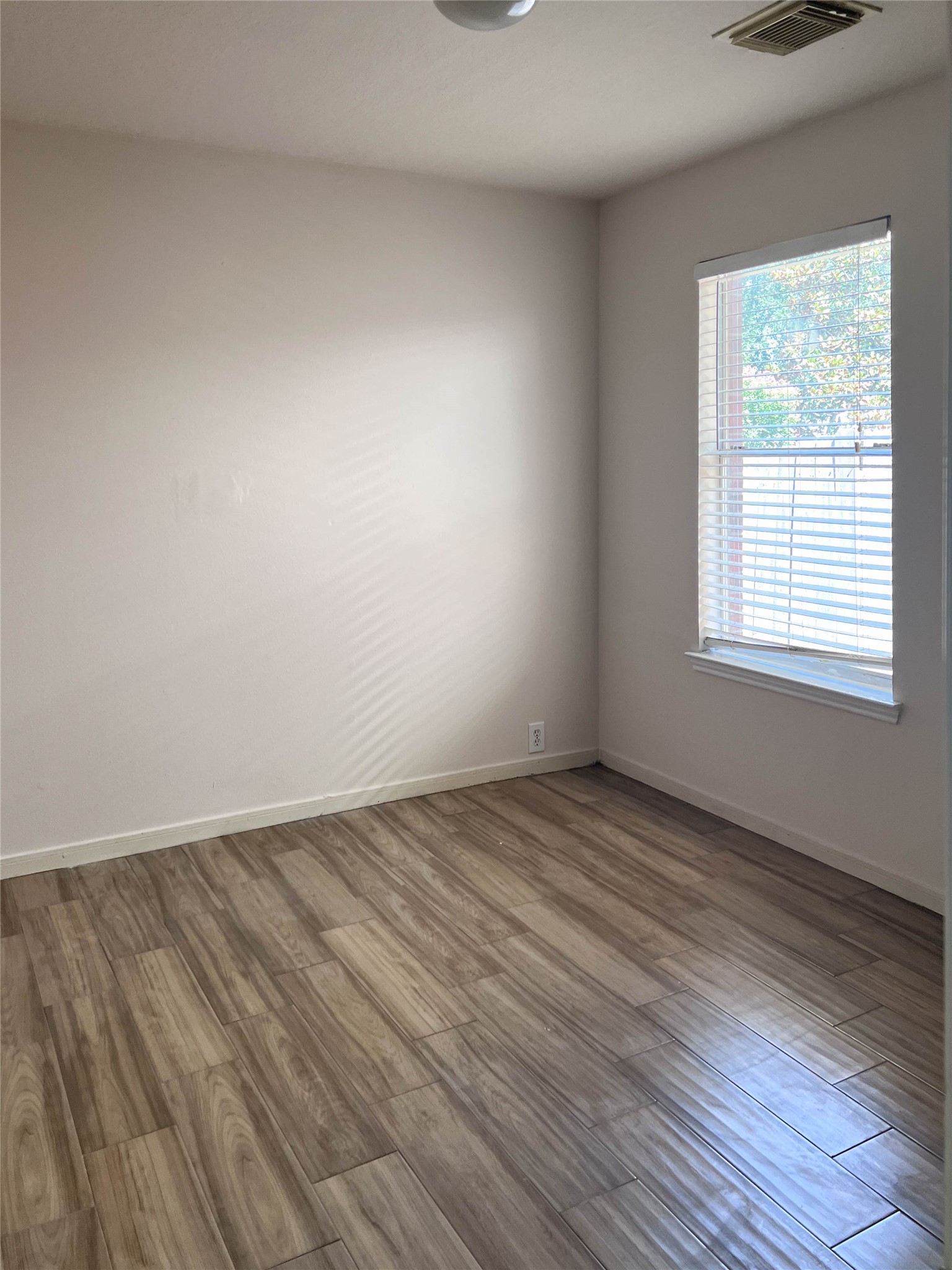 659 Cypresswood Trace Spring, TX 77373 - Photo 18 of 40 Bed room with tile