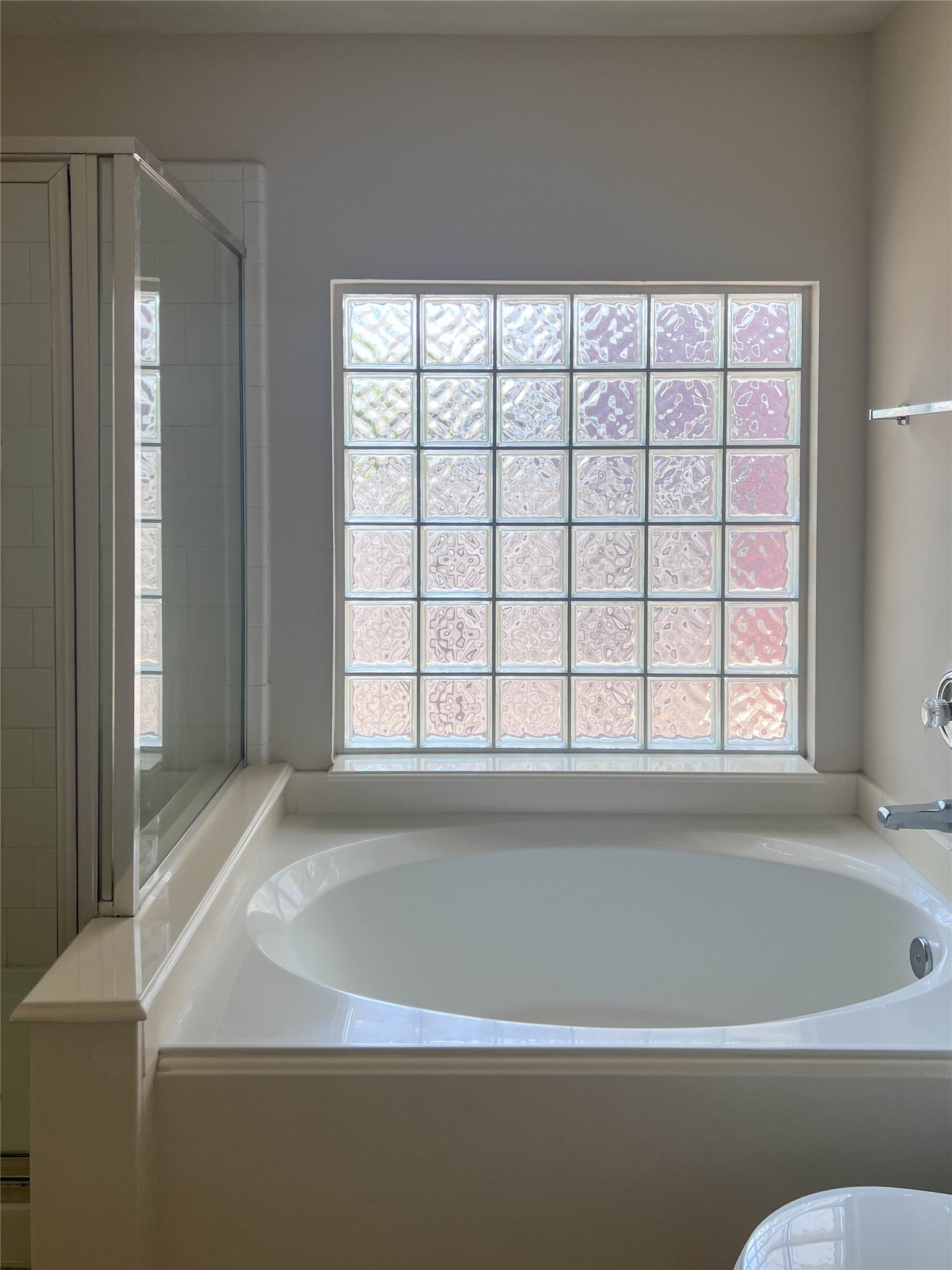 659 Cypresswood Trace Spring, TX 77373 - Photo 8 of 40 Master bath tub
