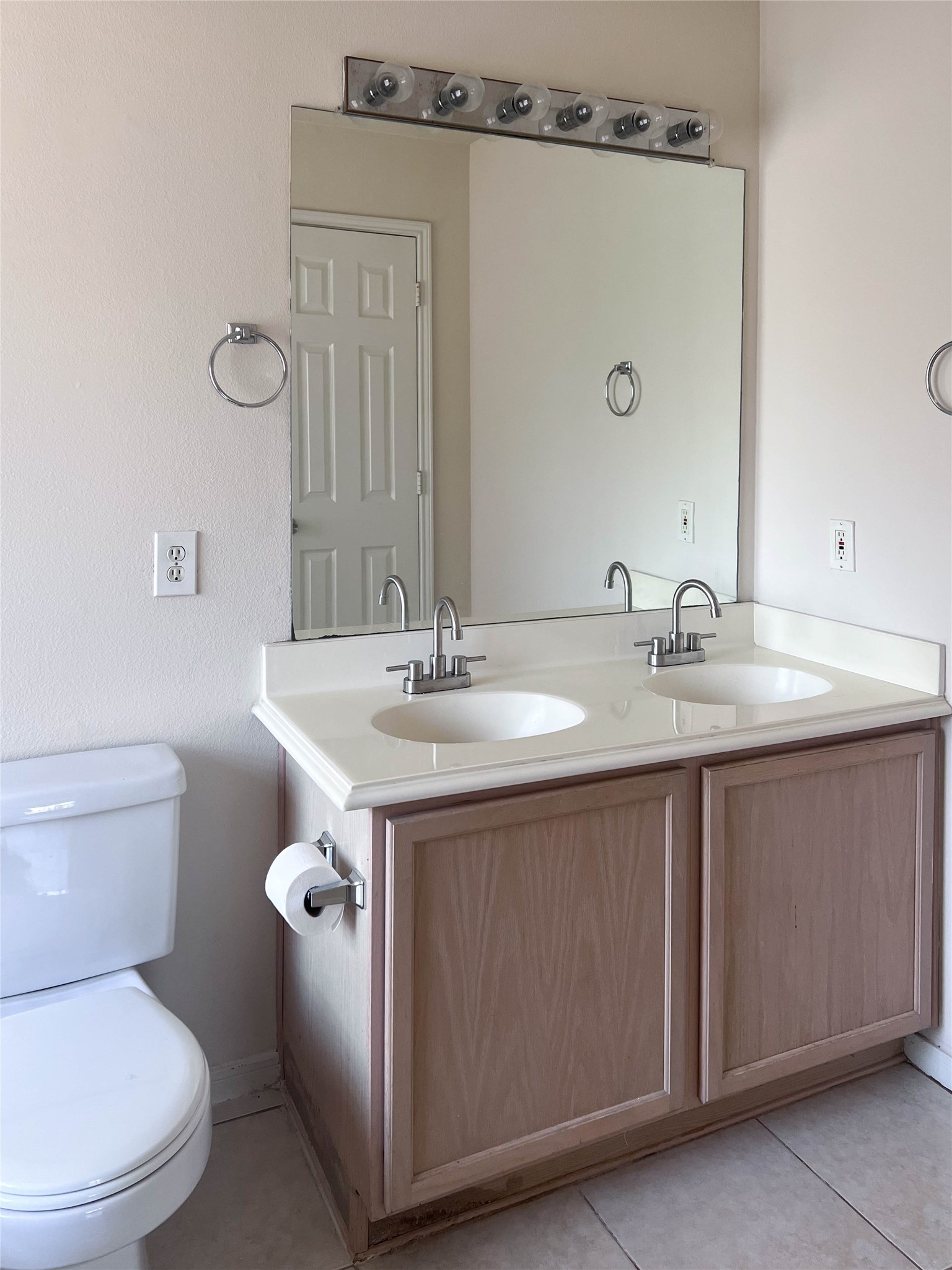 659 Cypresswood Trace Spring, TX 77373 - Photo 9 of 40 Master double sinks