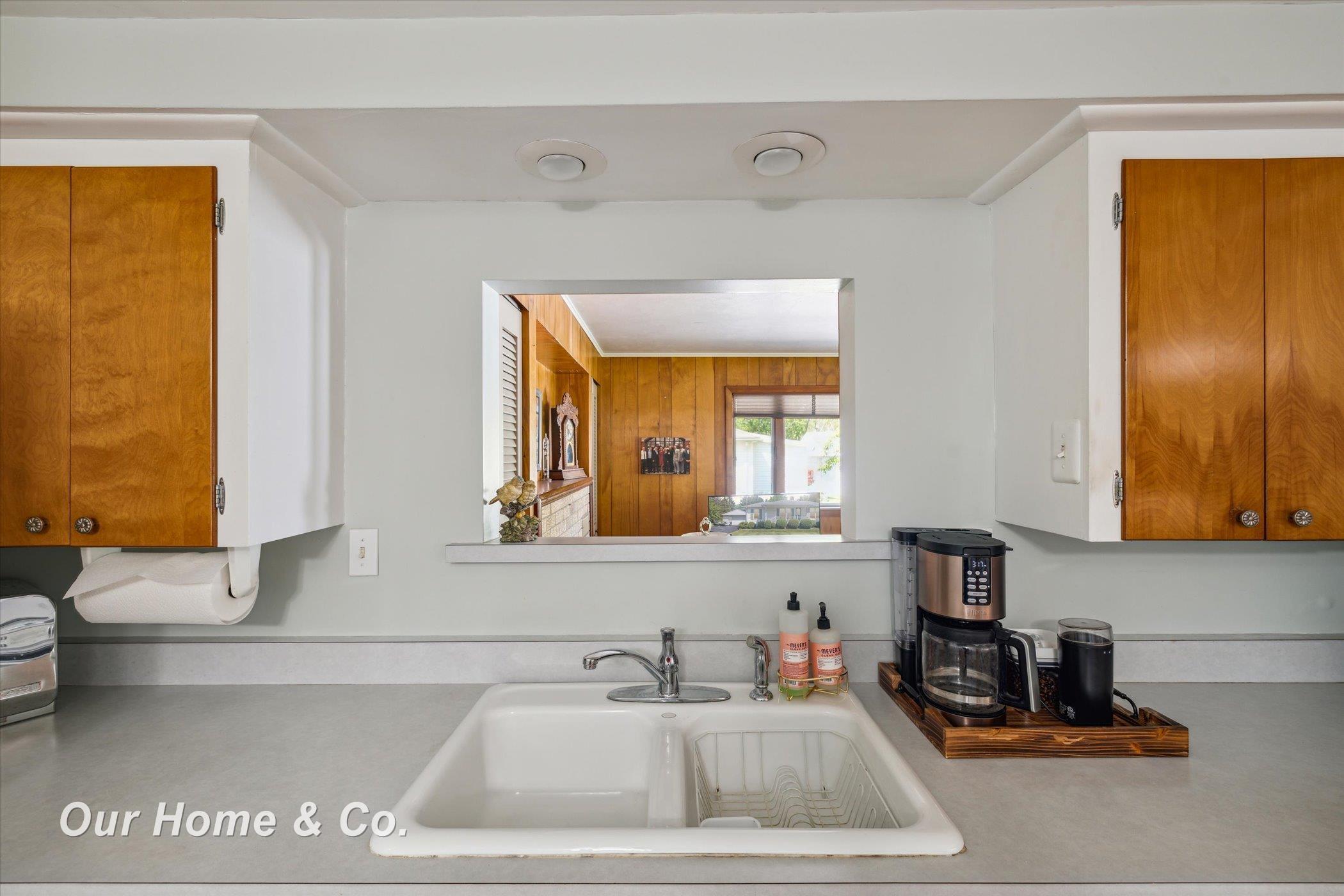 2121 South Genesee Road Burton, MI 48519 - Photo 13 of 43