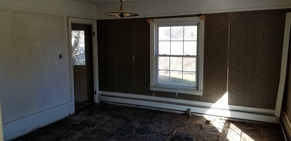63 Pitcherville Road Hubbardston, MA 01452 - Photo 4 of 26 Gallery Image 4