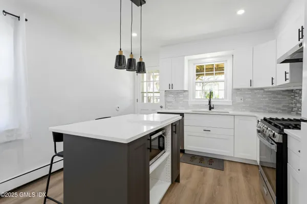 $5,200 | 171 1/2 Henry Street, Unit A, Greenwich, CT 06830