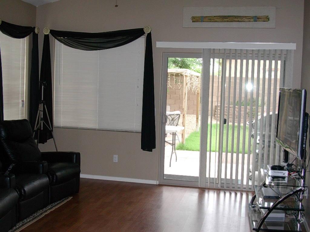 1398 East Bautista Road Gilbert, AZ 85297 - Photo 2 of 9 FAMILY ROOM