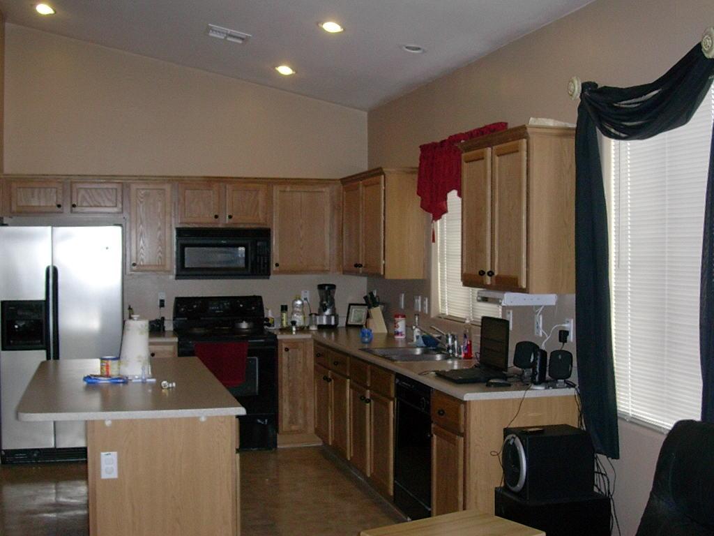 1398 East Bautista Road Gilbert, AZ 85297 - Photo 4 of 9 KITCHEN VIEW