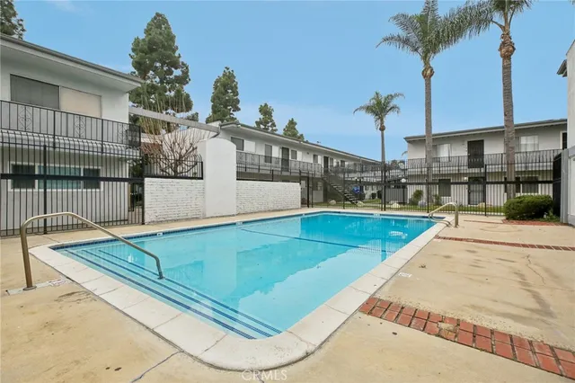 $350,000 | 5500 Ackerfield Avenue, Unit 412, Long Beach, CA 90805