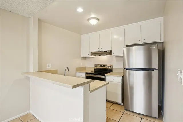 $350,000 | 5500 Ackerfield Avenue, Unit 412, Long Beach, CA 90805
