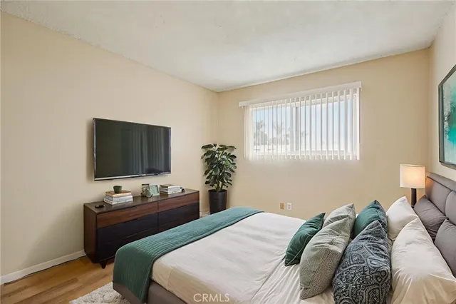 $350,000 | 5500 Ackerfield Avenue, Unit 412, Long Beach, CA 90805