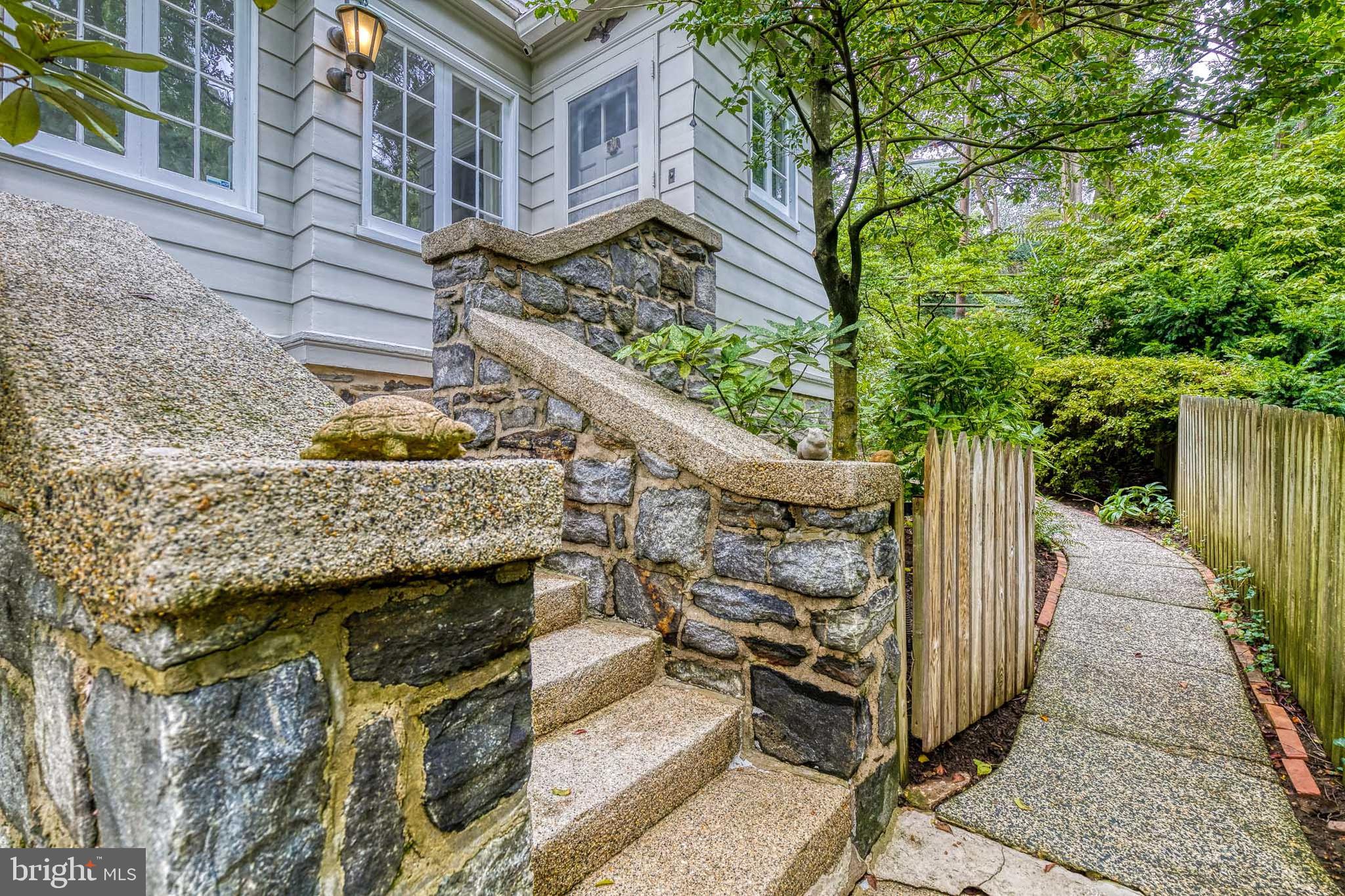 600 Edgevale Road Baltimore, MD 21210 - Photo 5 of 58