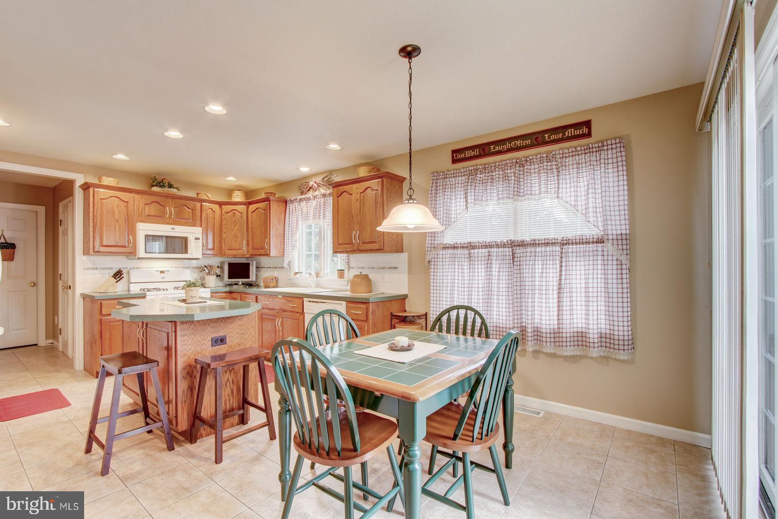 3107 Wheatlyn Road York, PA 17402 - Photo 7 of 28 Gallery Image 7