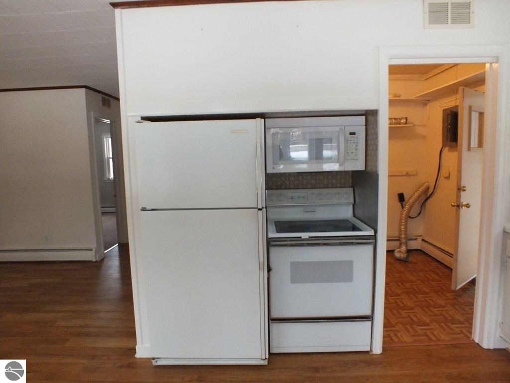 1778972-5.JPG