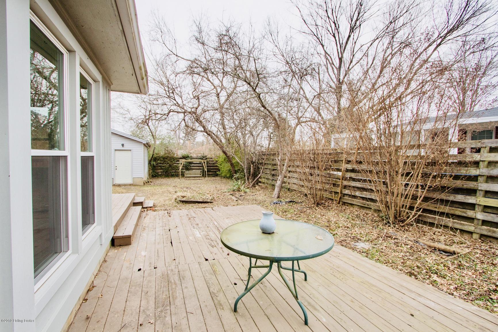 705 Walser Road Louisville, KY 40207 - Photo 33 of 39 fullsizeoutput_71da