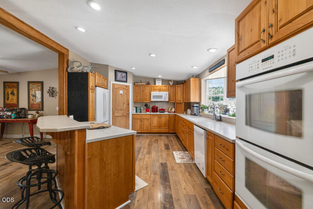 11453 Hill Road Klamath Falls, OR 97603 - Photo 21 of 75 Gallery Image 21