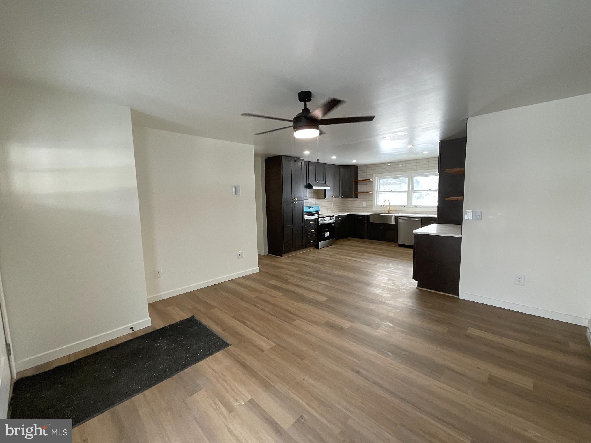 75 Center Road Lehighton, PA 18235 - Photo 9 of 57 Spacious modern living area with sleek design.