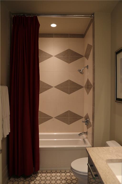 88 West Paces Ferry Road Northwest, Unit 1130 Atlanta, GA 30305 - Photo 33 of 43 a bathroom with a toilet and a shower