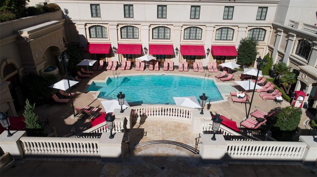 88 West Paces Ferry Road Northwest, Unit 1130 Atlanta, GA 30305 - Photo 36 of 43 a view of an outdoor sitting space