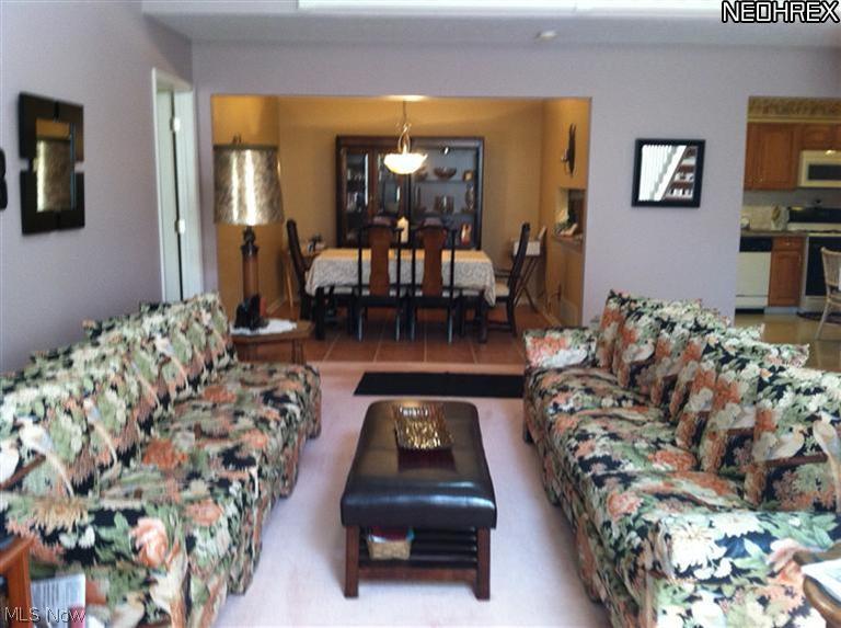4236 Castle Ridge Akron, OH 44321 - Photo 2 of 16 Gallery Image 2