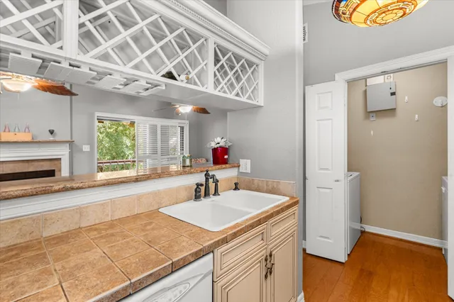 $1,350 | 3500 Tangle Brush Drive, Unit 144, The Woodlands, TX 77381