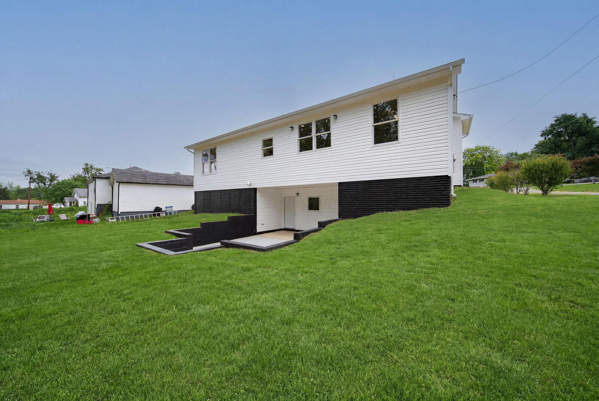 445 Linnville Road Southeast Heath, OH 43056 - Photo 6 of 93