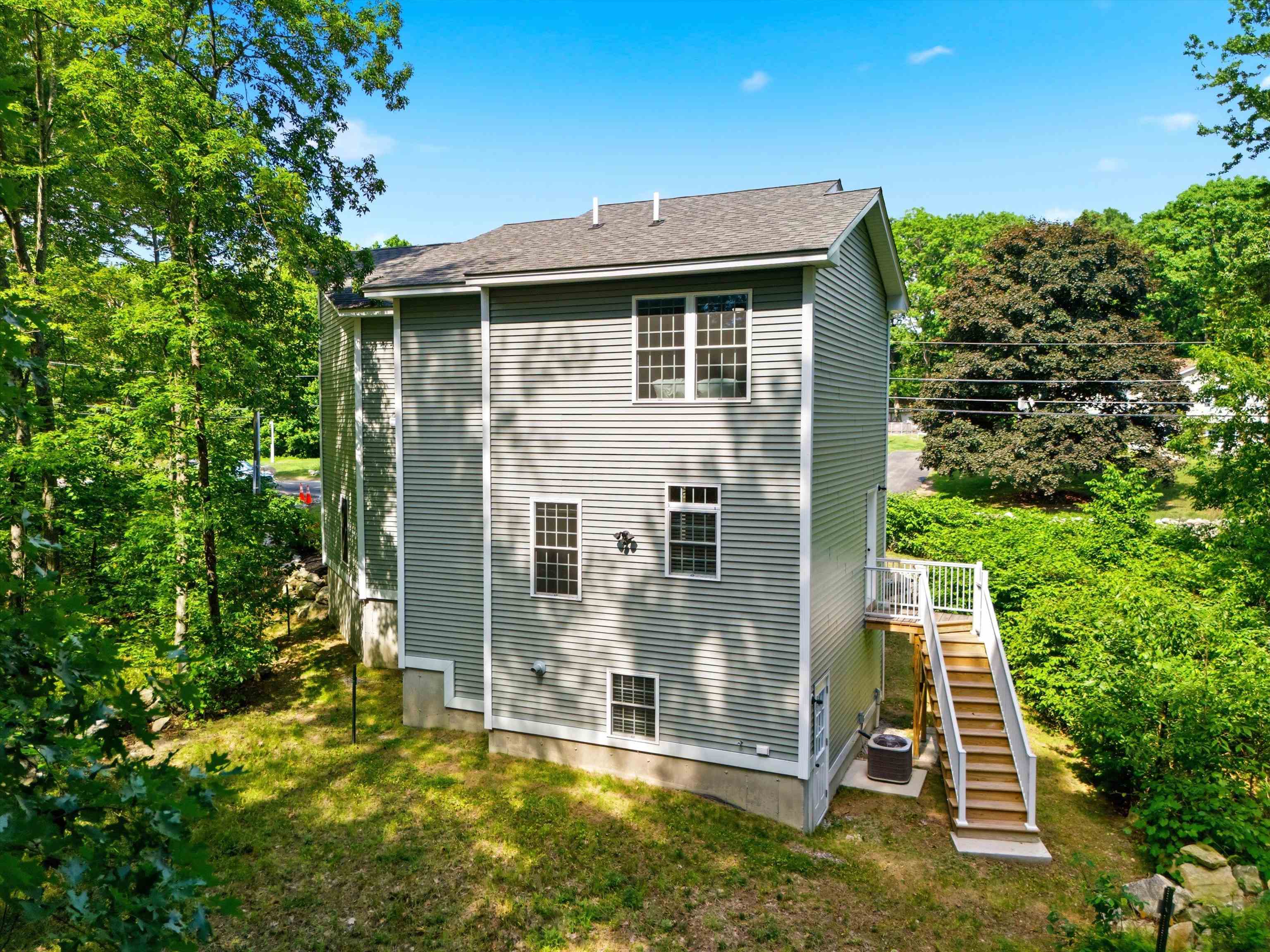 57 Hardy Road Londonderry, NH 03053 - Photo 8 of 53