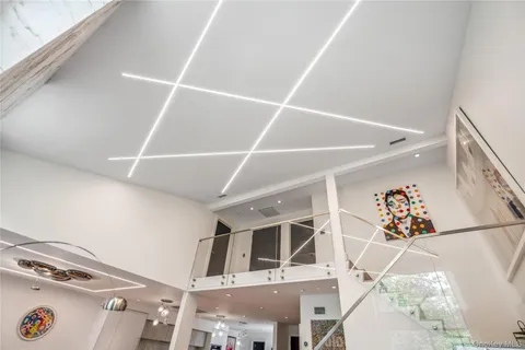 $3,198,000 | 23 Estates Terrace North, Manhasset, NY 11030