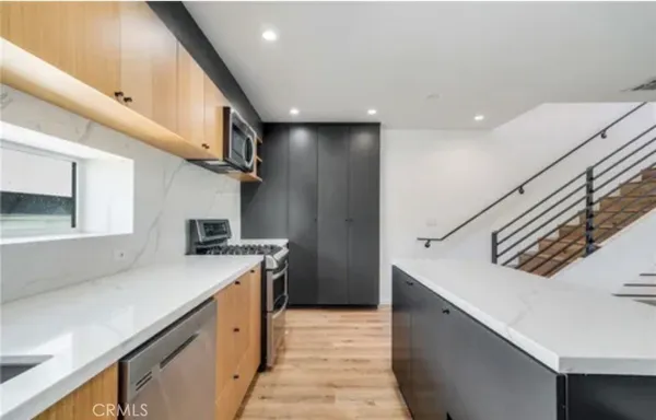 $5,300 | 1943 Carmen Avenue, Los Angeles, CA 90068