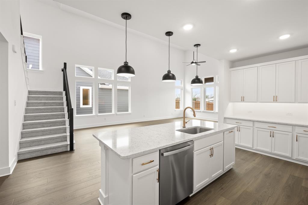 1729 Nesting Robin Lane Krum, TX 76249 - Photo 13 of 27 1729 Nesting Robin- Kitchen-3