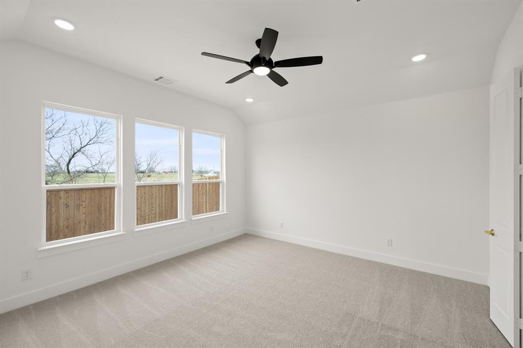 1729 Nesting Robin Lane Krum, TX 76249 - Photo 18 of 27 1729 Nesting Robin- Primary Suite-1