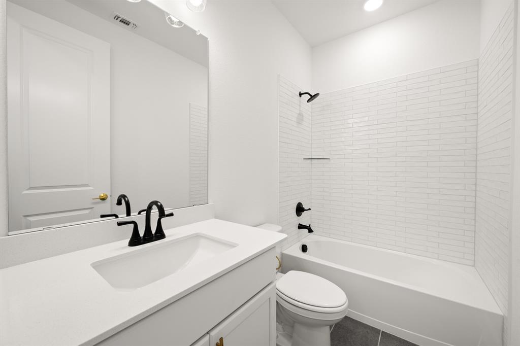 1729 Nesting Robin Lane Krum, TX 76249 - Photo 8 of 27 1729 Nesting Robin- Bathroom-1